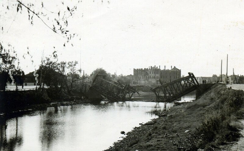Город Порхов во время ВОВ - остатки моста, взорванного немцами перед отступлением