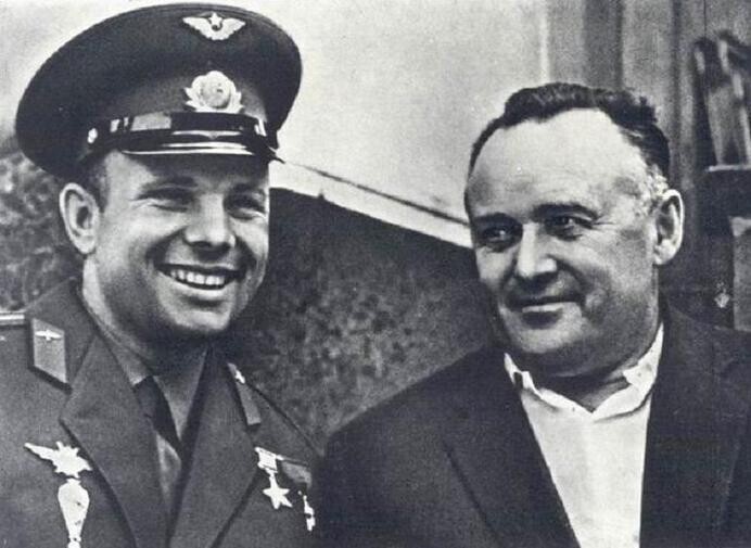 Юрий Гагарин и Сергей Королев - покорители космоса