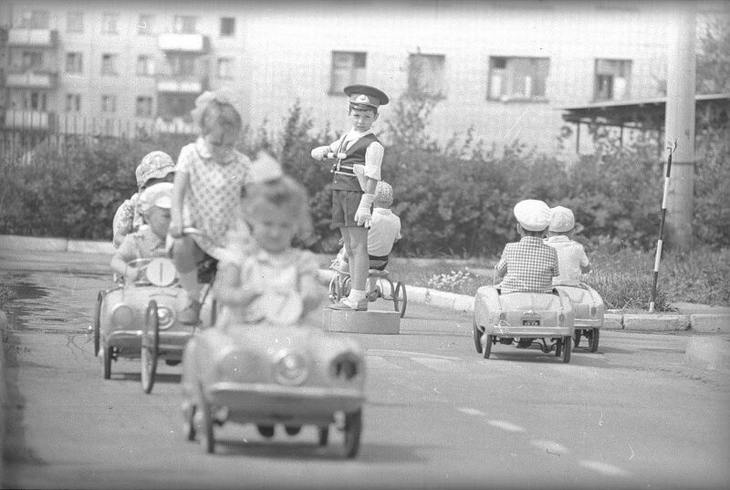 Черно-белые фотографии времён СССР. Часть 2