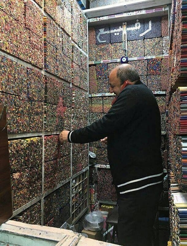 Магазин карандашей в Тегеране