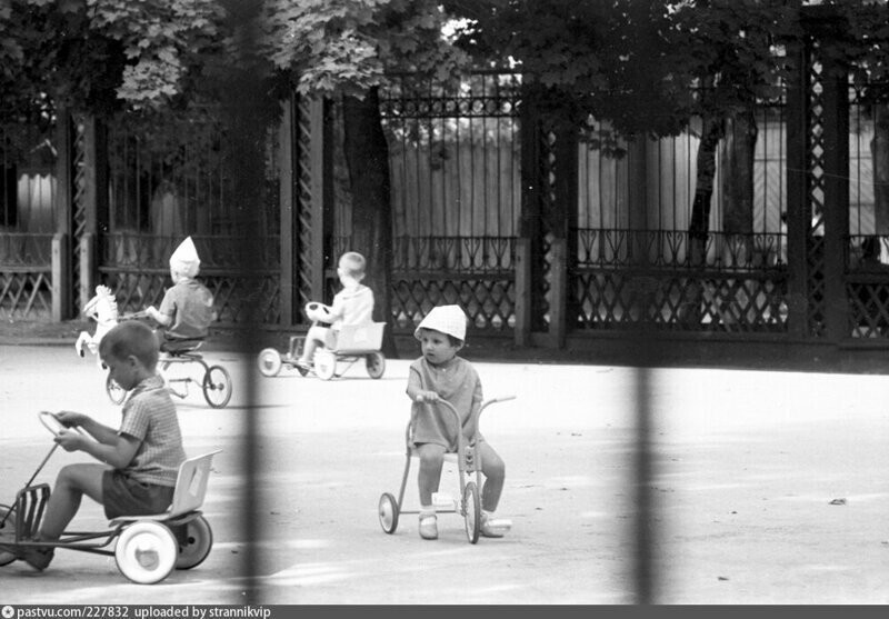 Черно-белые фотографии времён СССР. Часть 4