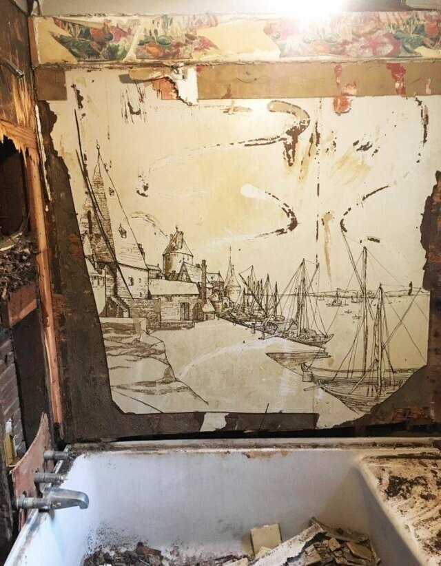 "Нашел красивый рисунок во время ремонта ванной"