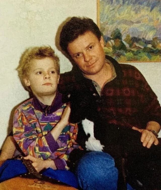 Лучший друг детей из 90-х.Сергей Супонев со своим сыном Кириллом, середина 1990-х