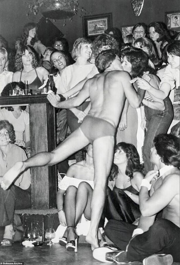 Девушки веселятся в клубе Chippendales, Лос Анджелес, 1979 год