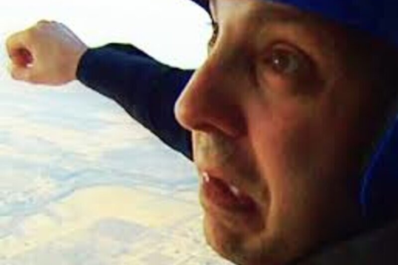 Самая нелепая смерть: история о том, как можно забыть парашют при прыжке… 