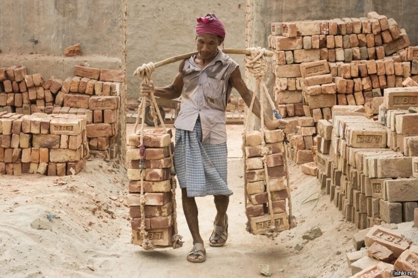 Производство кирпичей в Бангладеш