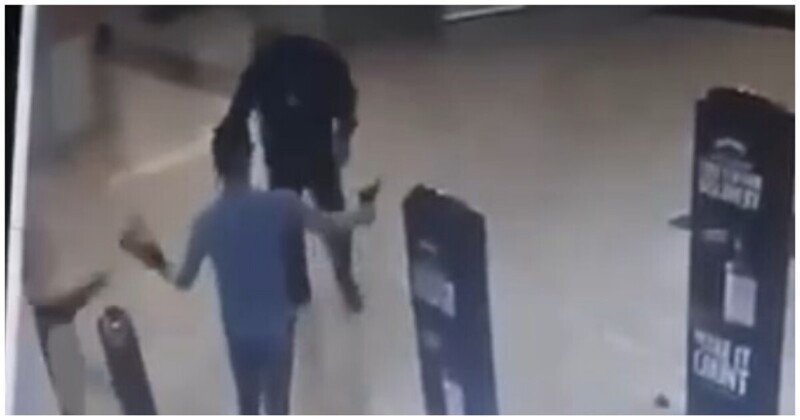 В Шереметьево  пьяный мужчина напал на охранника с «розочкой» из бутылки