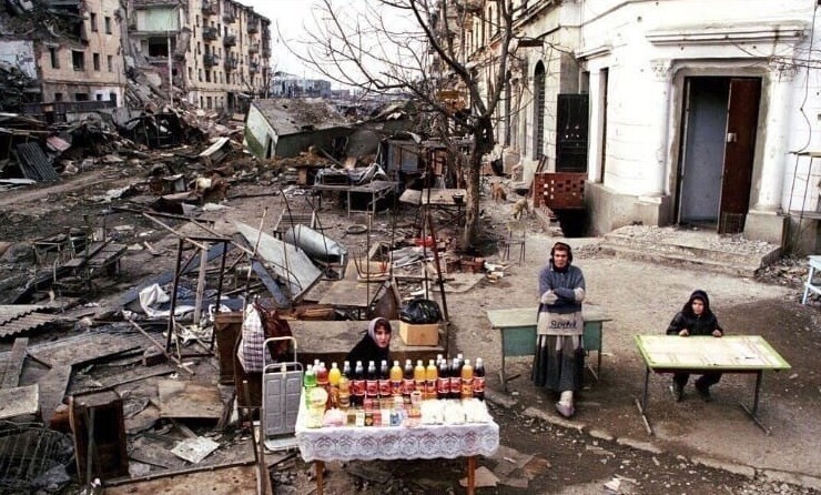 10. Торговля на улицах города Грозный. 1995 год