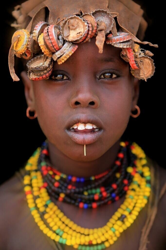 Африканская красота: теперь ты знаешь куда деть пивные крышки и прочий мусор