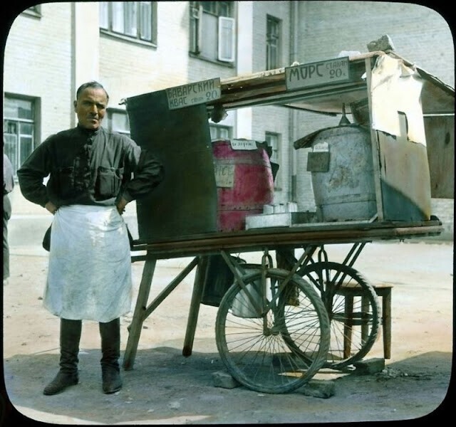 Продавец напитков, Москва, 1931 г.