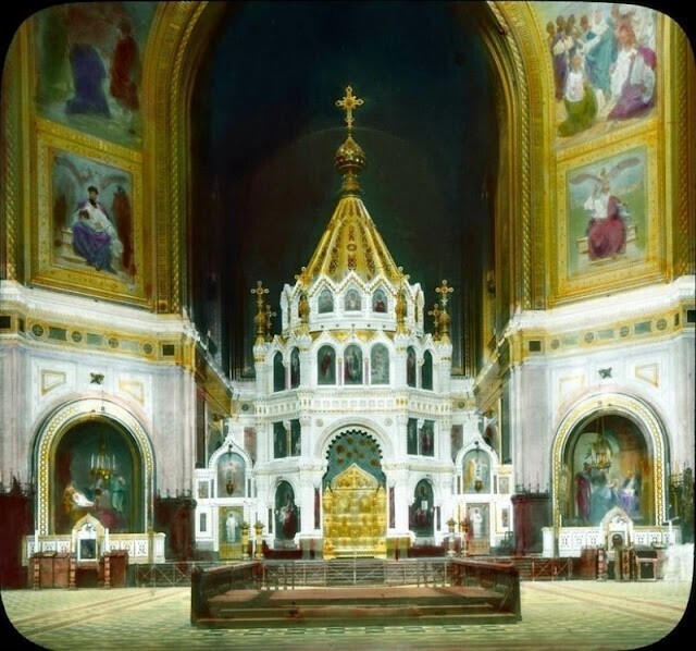 Внутри Храма Христа Спасителя, Москва, 1931 г.