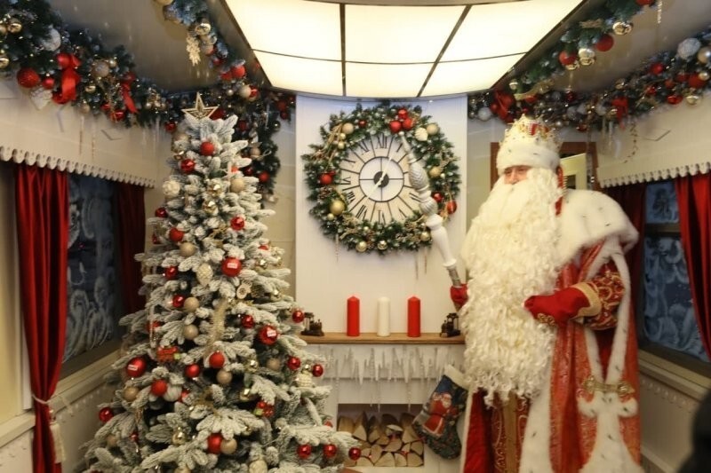 Сказочный поезд Деда Мороза посетит десятки российских городов