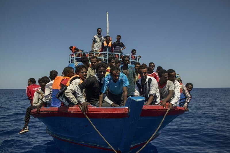 Мигранты продолжают штурмовать британские острова. Что дальше?