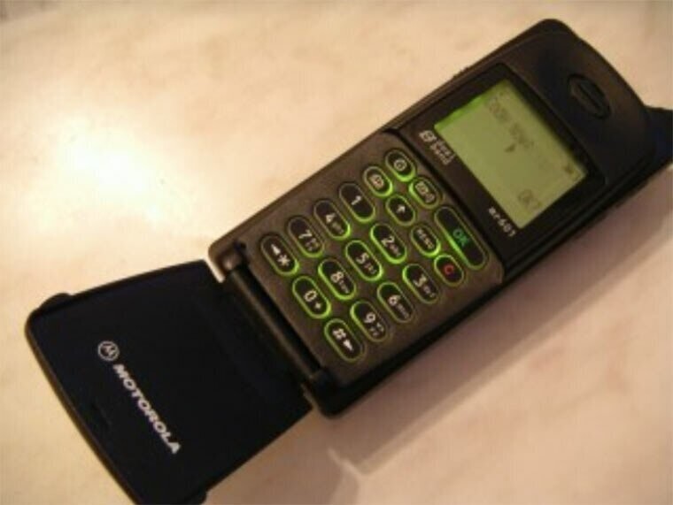 Motorola 8900 — $199