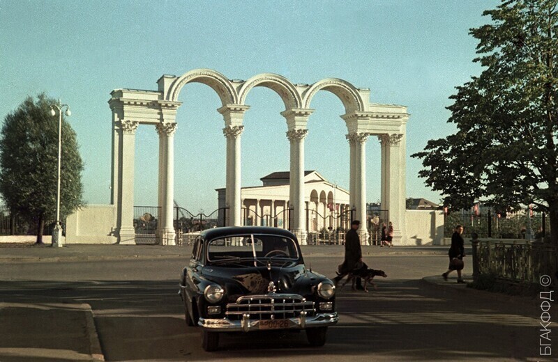 Вид на главный вход стадиона «Динамо». 1952 год.