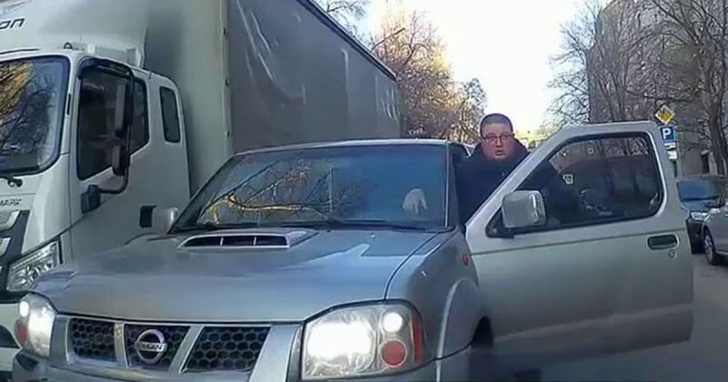 Принципиальный водитель из Воронежа, которому очень скучно живётся