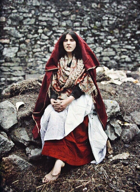 Ирландка в старинном костюме, деревня Кладда, 1913 год