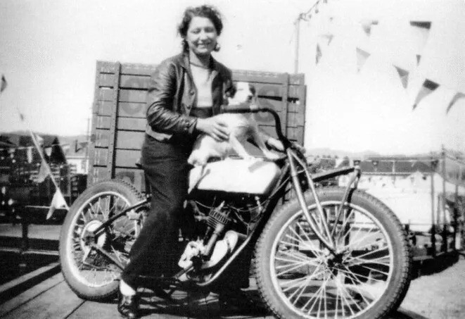 Лилиан Ла Франс - королева мотоцикла