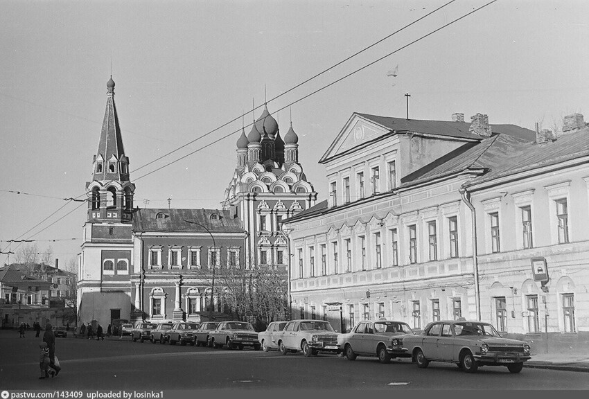 15. Нижняя Радищевская улица в 1986 году