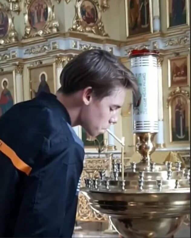 В Москве задержали тиктокера, курившего в храме