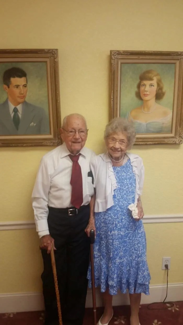 Пара отмечает 77-ю годовщину своей свадьбы