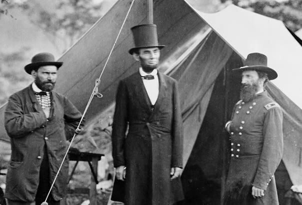 9. Авраам Линкольн иногда прятал в своем цилиндре важные документы.