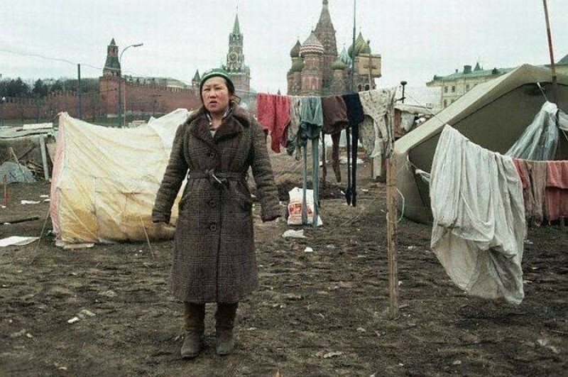 Палаточный городок у стен Кремля