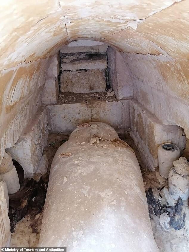 В древних египетских гробницах найдены тела с золотыми языками