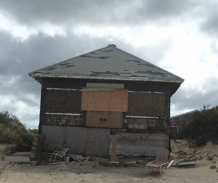 24. Идеальный пляжный домик, в котором можно почувствовать себя в разгаре высадки союзных войск в Нормандии в 1944 году.