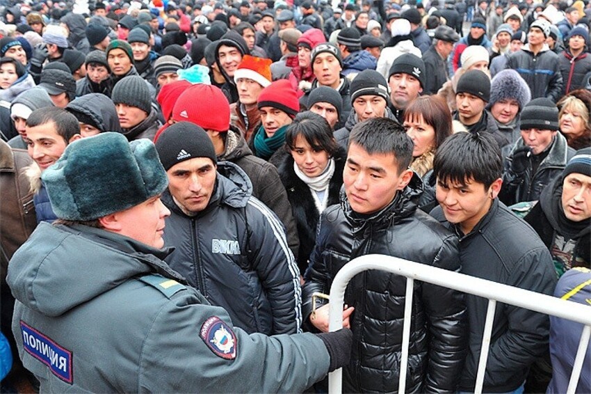Глава СПЧ предложил Путину высылать всех мигрантов, нарушающих российские законы