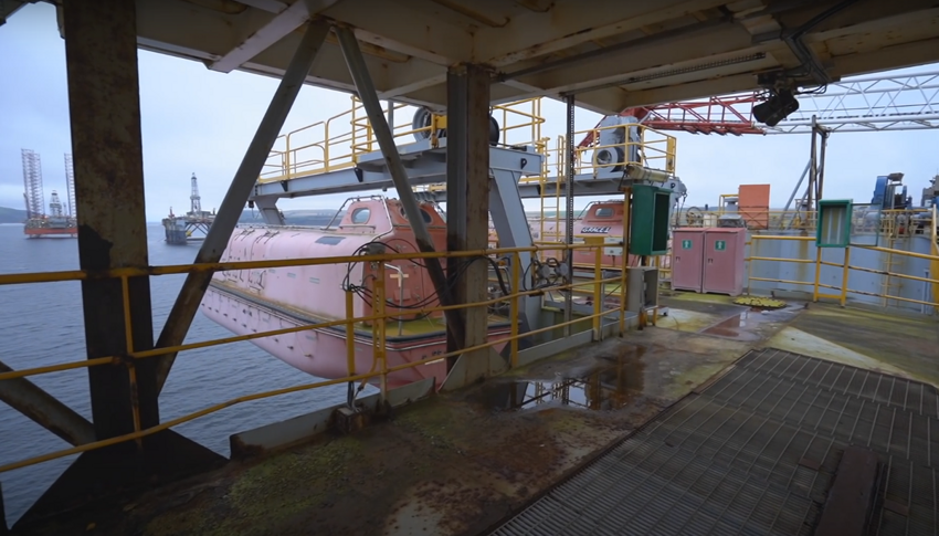 Заброшенная морская буровая платформа: как там всё устроено