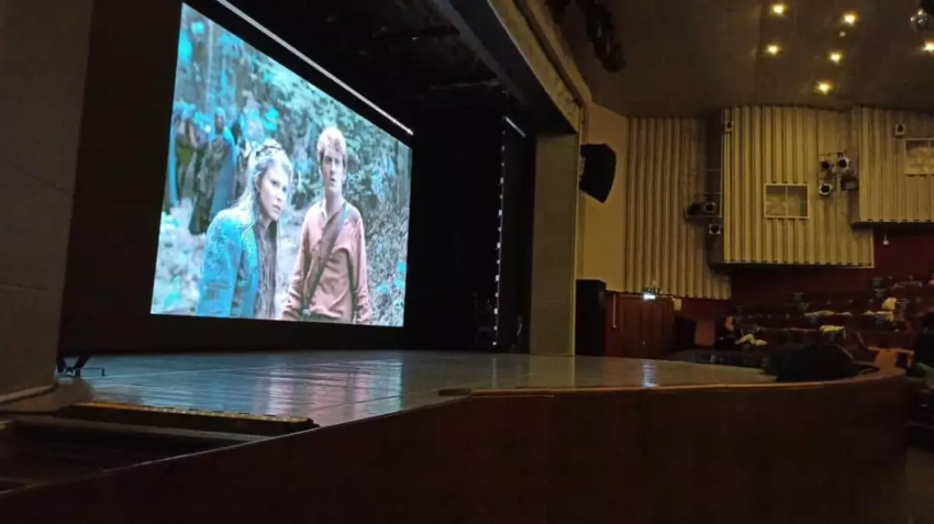 В Норильске из-за метели 130 человек остались ночевать в кинотеатре
