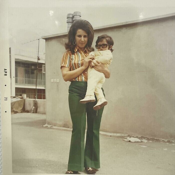 3. "Мои бабушка и дядя в Иране, апрель 1971 г."