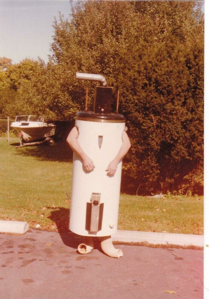 24. Костюм водонагревателя на Хэллоуин, 1979 г.