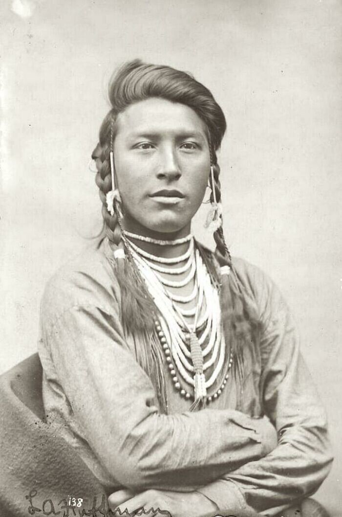 7. Представитель индейского племени кроу (воронов), Форт Кио, Монтана, 1881 год