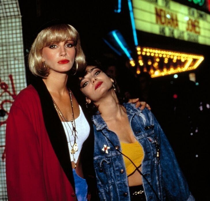 Джулия Робертс и Лора Сан Джакомо на улицах Лос-Анджелеса во время съемок фильма «Красотка», 1990 год