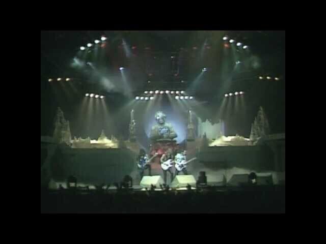 один из самых потрясающих альбомов (как я считаю): Iron Maiden - Seventh Son ... 
