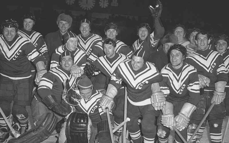 Сборная России по хоккею надела форму СССР и впервые за 4 года одолела Канаду