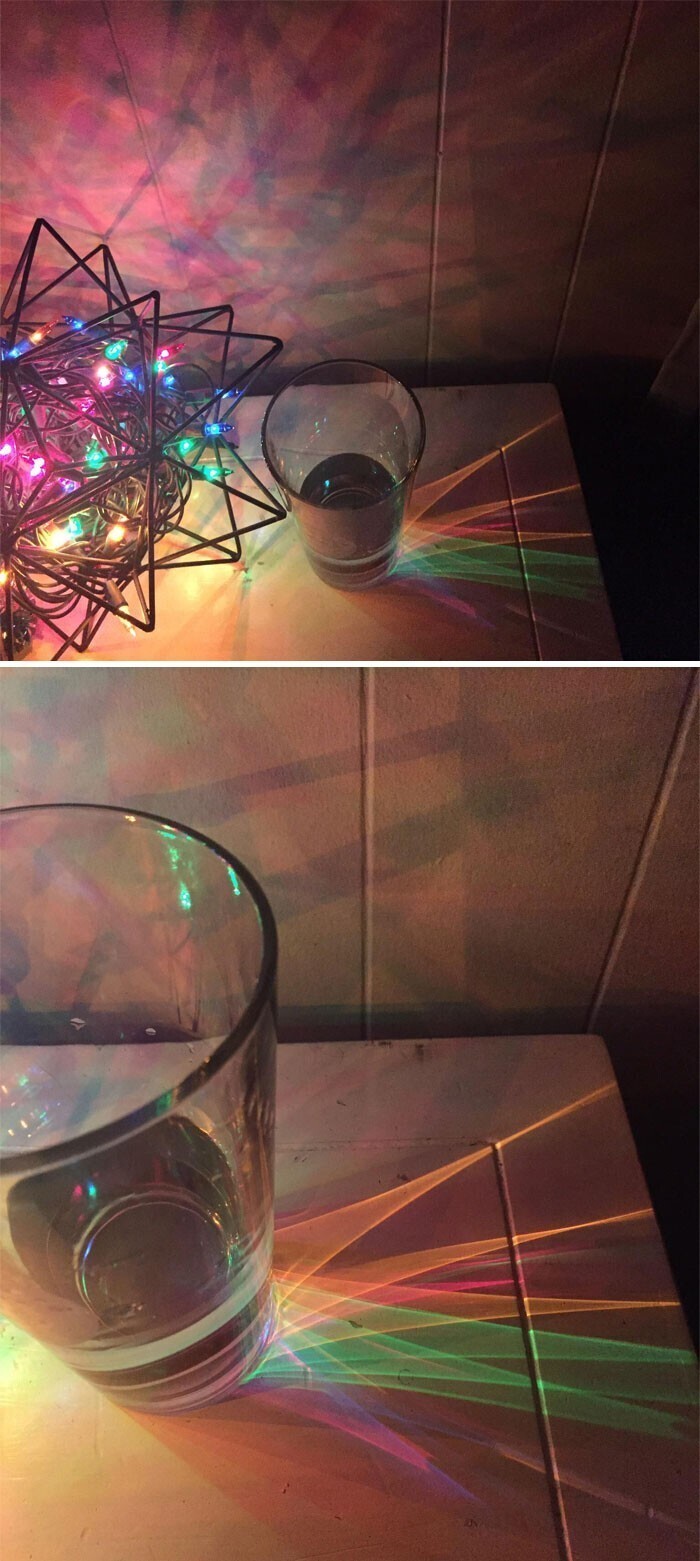 Отражение гирлянды через стакан