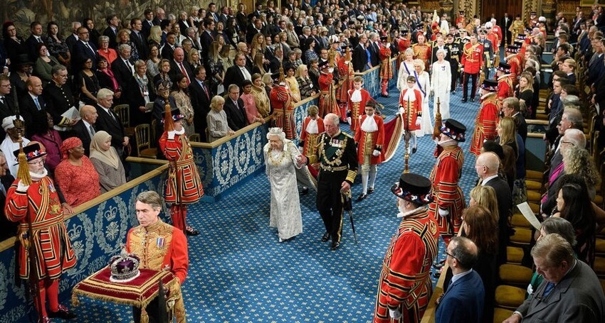 Все могут короли: какие полномочия у Елизаветы II