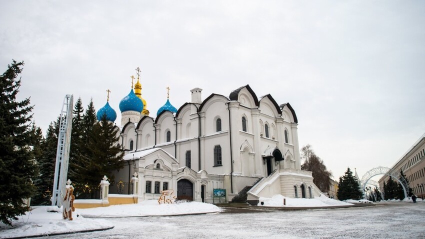 "Чтобы сохранить национальную чистоту": в Татарстане с могилы православного спилили крест