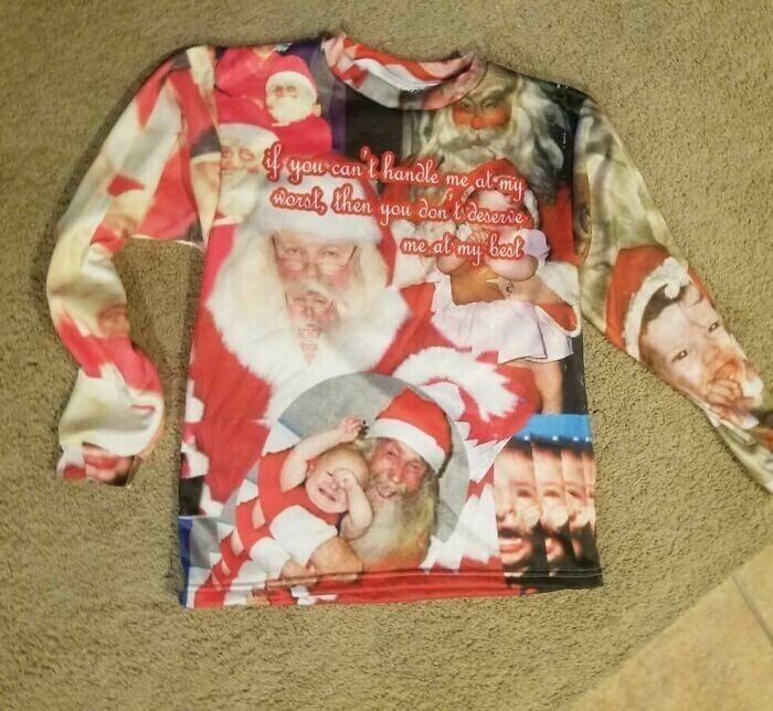 21. "Уродливый рождественский свитер, сотканный из ночных кошмаров"