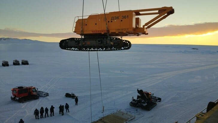 Челябинский механический завод отгрузил пять кранов для работы в Антарктиде