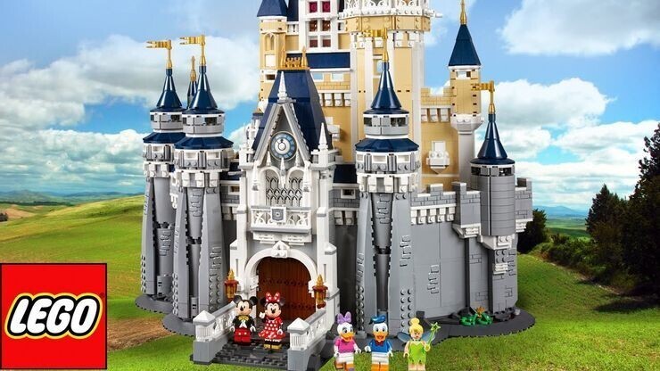 Замок Лего - 490 долларов