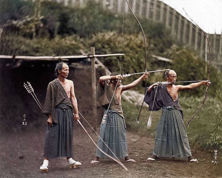  Японские лучники на стрельбище. 1860 год
