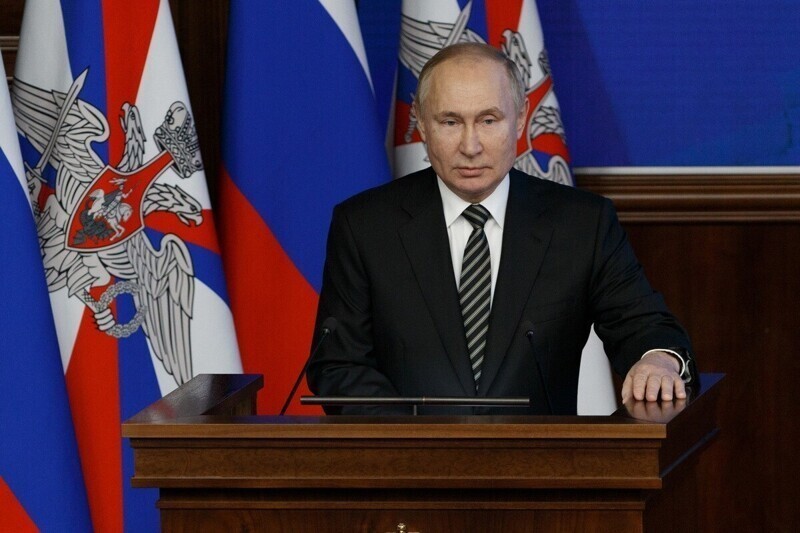 Читатели европейских СМИ  согласились со словами Путина на коллегии минобороны
