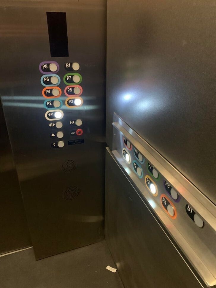 Лифт с кнопками для колясочников