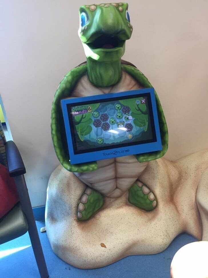 В больнице в Тампе, США, есть интересные мониторы с играми для детей в детской зоне ожидания