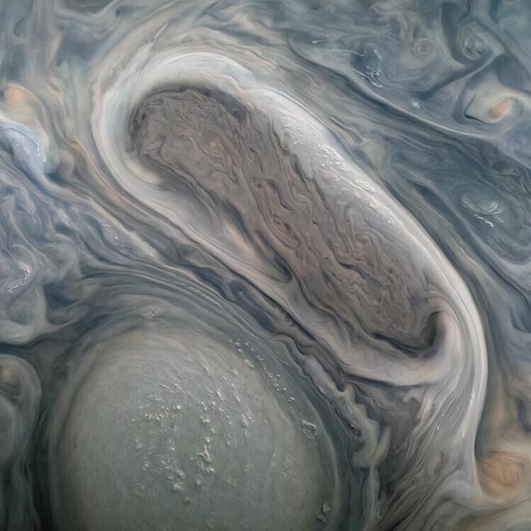 Снимок штормовых облаков на Юпитере