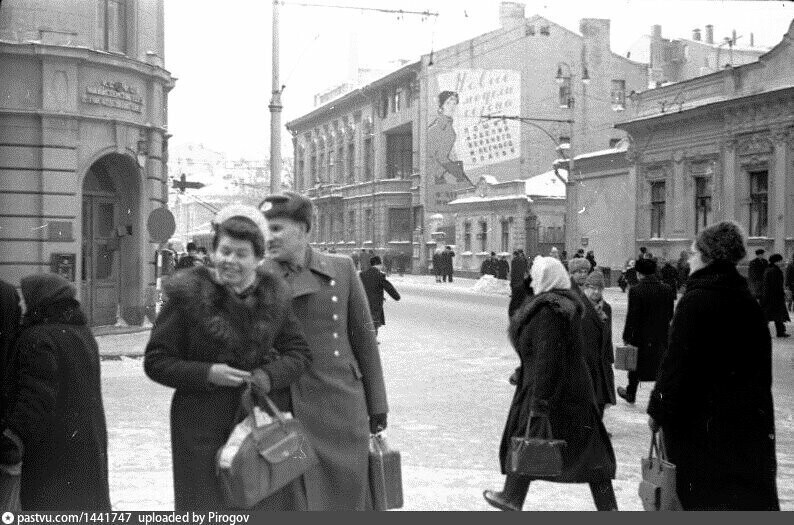 Зимний Старый Арбат 1964 года и 2021 года на фото сделанных с одних точек